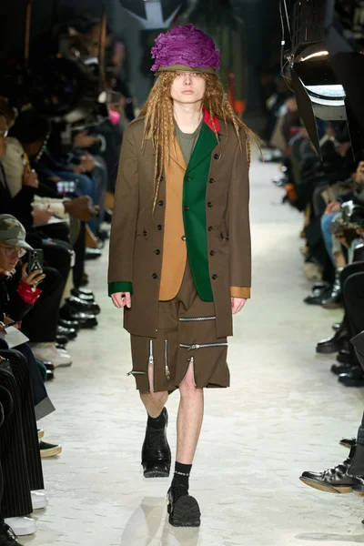 Look 32